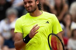 lol转区-拉沃尔杯翻盘戴维斯杯，西西帕斯点燃赛场