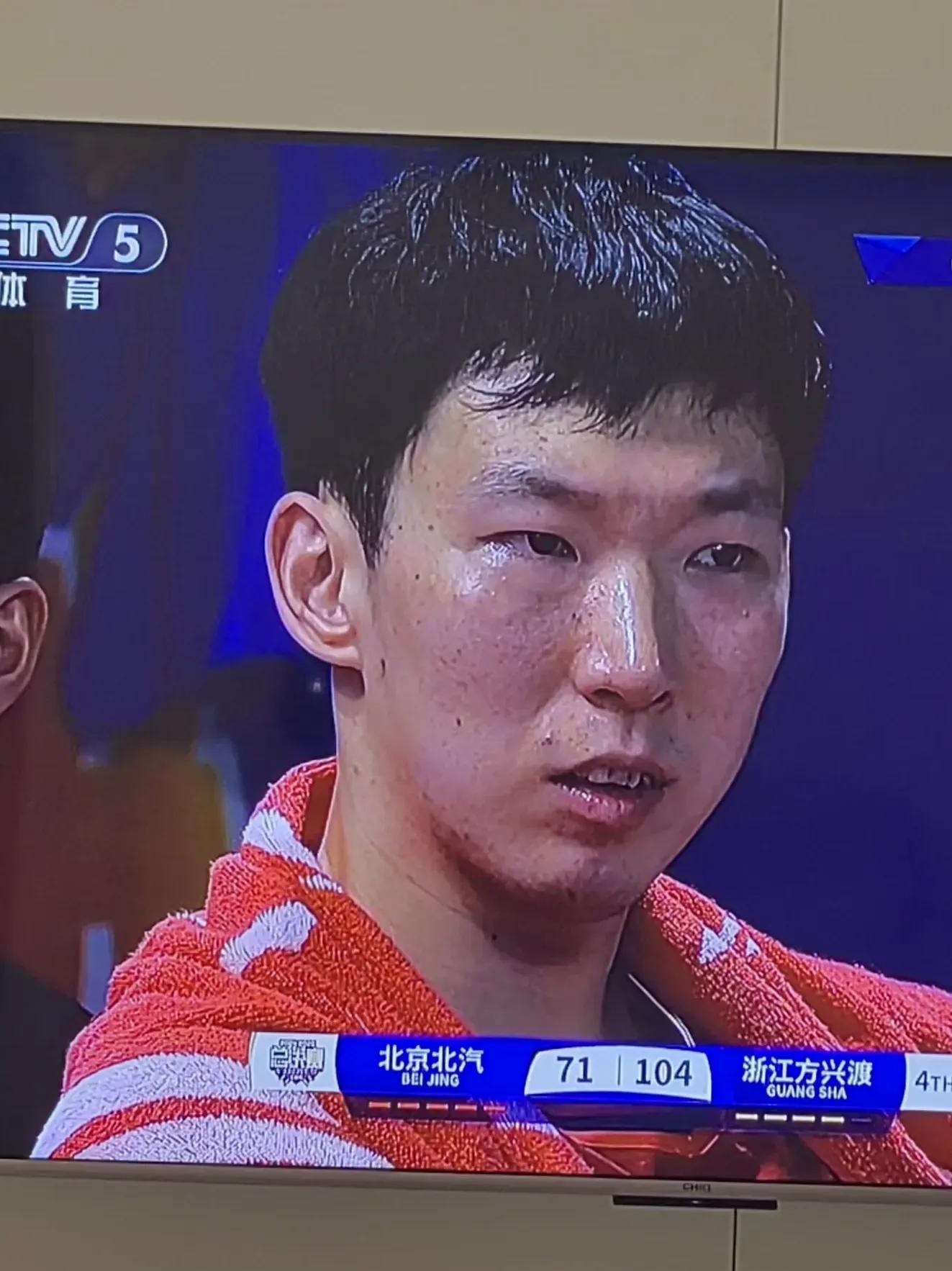 关于吉林男篮主场失利，未能打破连败纪录的信息
